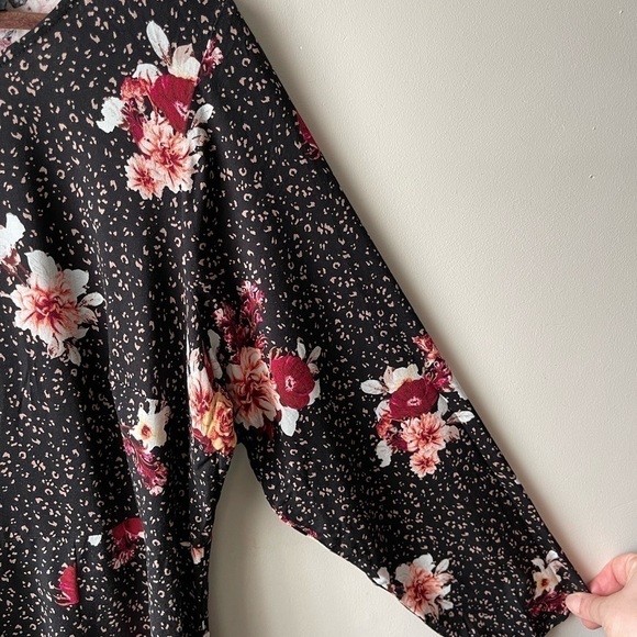 Torrid Black Floral Challis Shift Dress 1X - Picture 9 of 11
